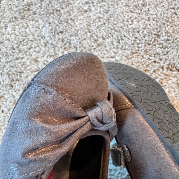 Toddler girl gray dress shoes with shimmer size 6 - Picture 9 of 10